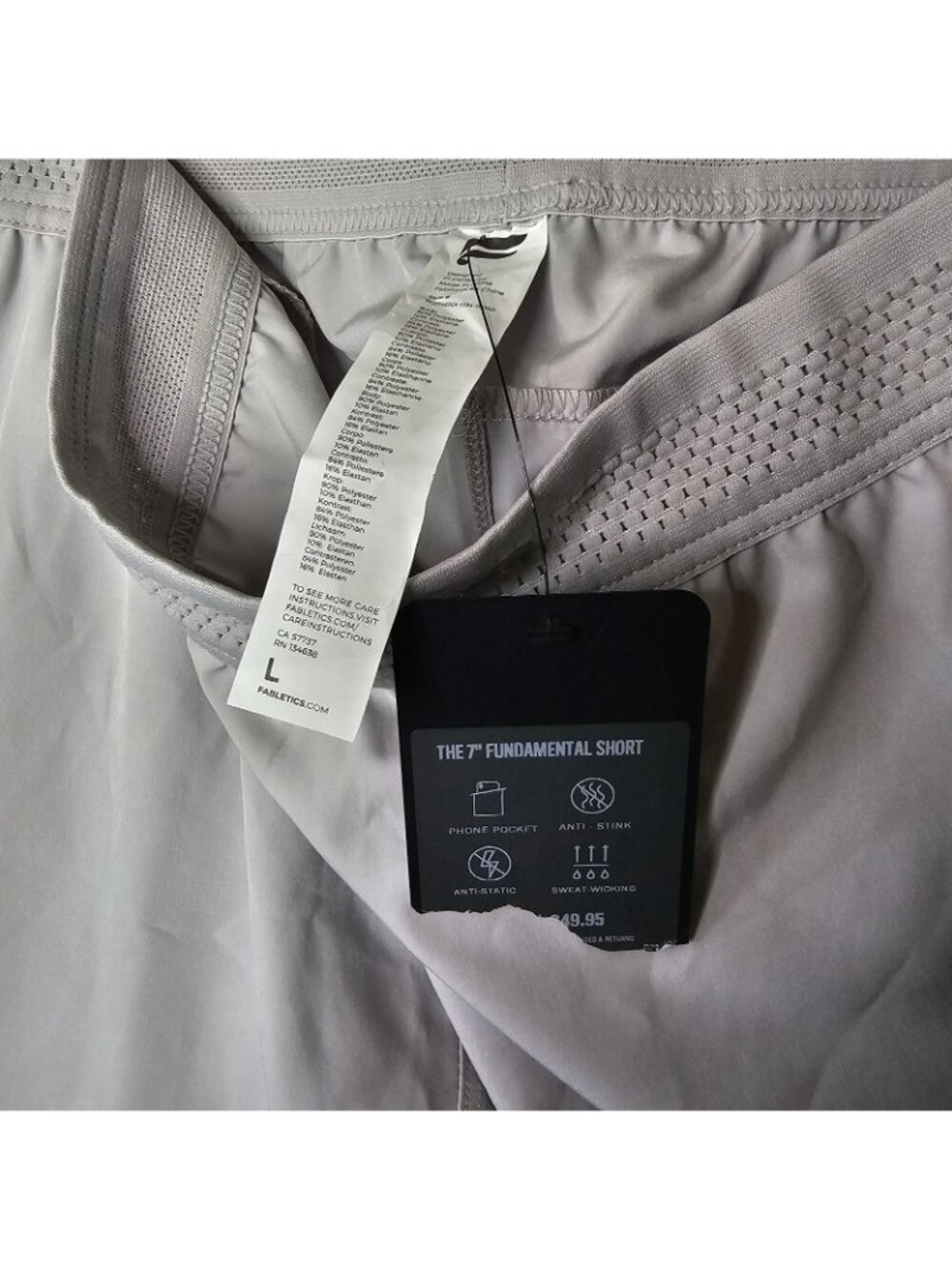 NWT Fabletics Mens The 7" Fundamental Shorts Size Large Light Gray Gym Workout - Picture 3 of 3